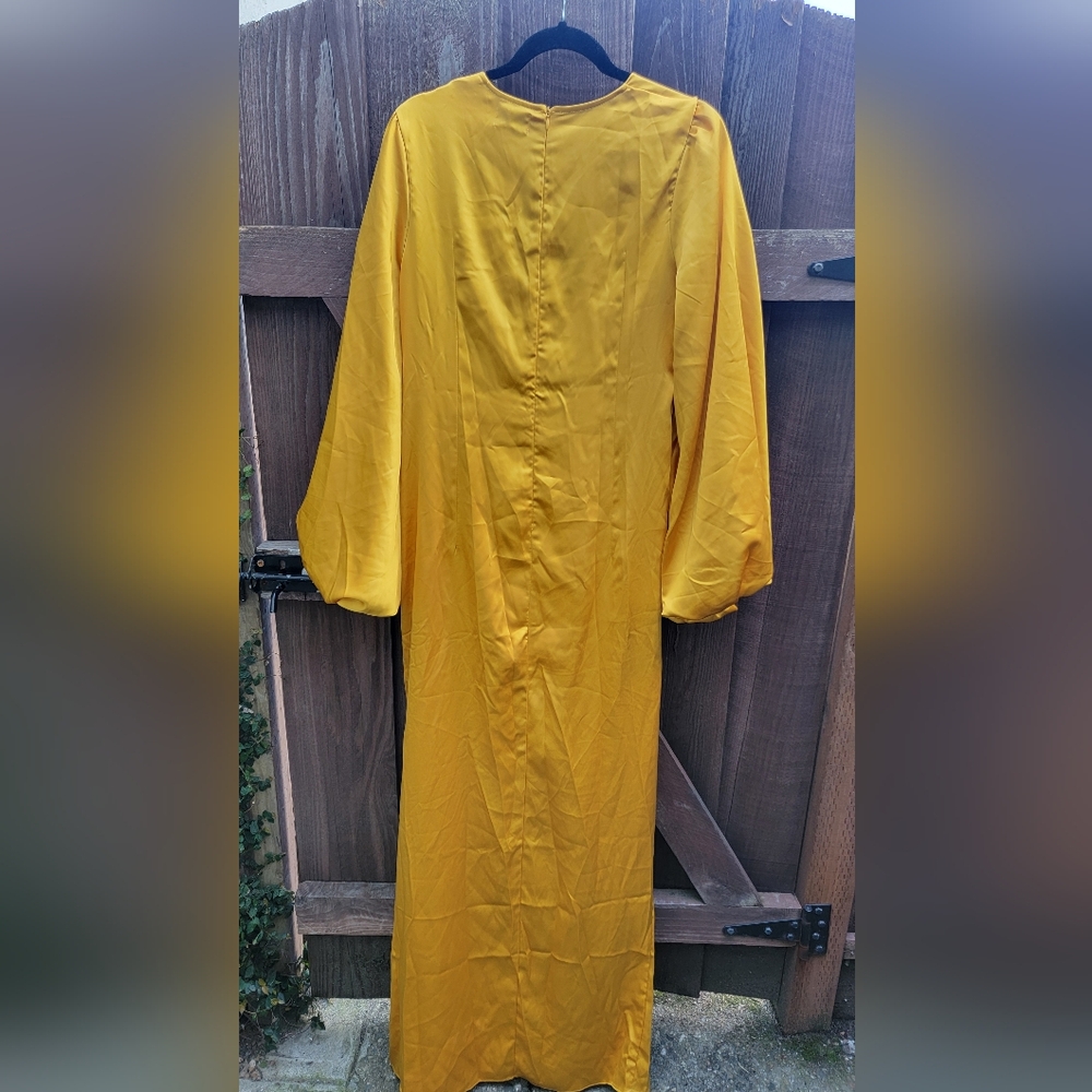 Elegant Yaura Maxi Dress - Picture 3 of 7